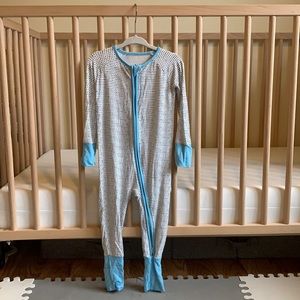 Little Sleepies 12-18 m bamboo viscose zipper pajama in Polka Dots w/ Blue Trim